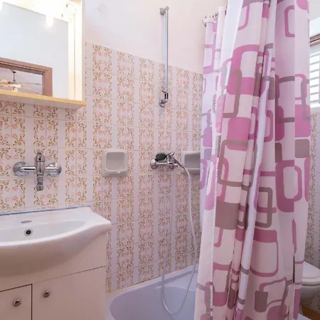 Ferienwohnung Fuer 7 Personen Ca 60 Qm In Kuciste, Dalmatien Sueddalmatien * Kuciste